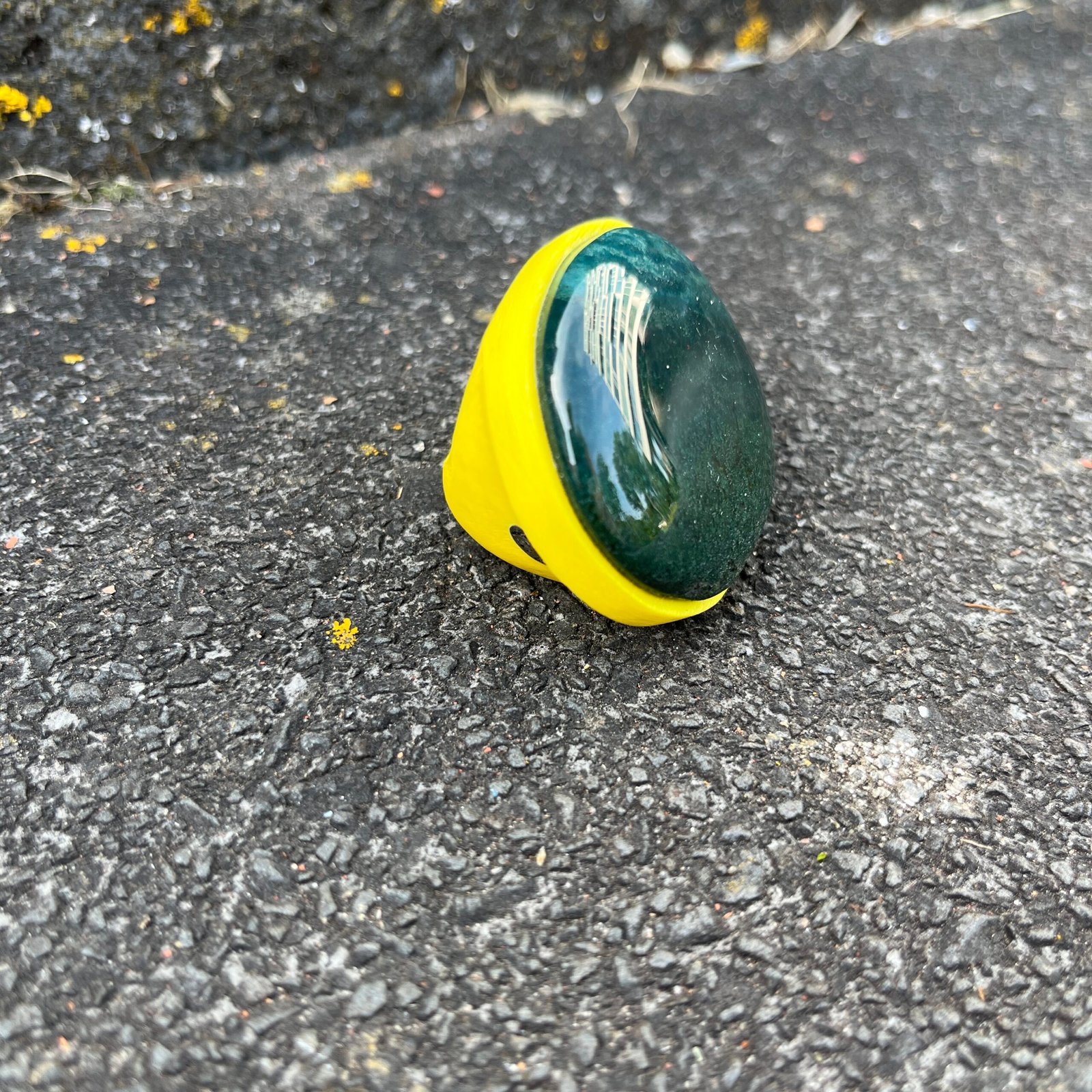 Lemon Yellow Ceramic Ring with Heliotrope (Bloodstone) – Statement Art Ring - Image 3