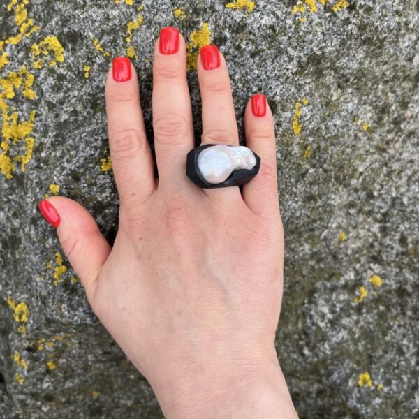 Big Pearl Statement Ring - Image 2
