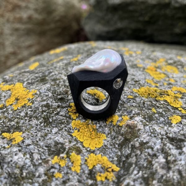 Big Pearl Statement Ring - Image 3
