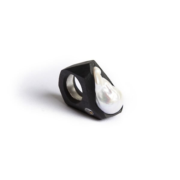 Big Pearl Statement Ring