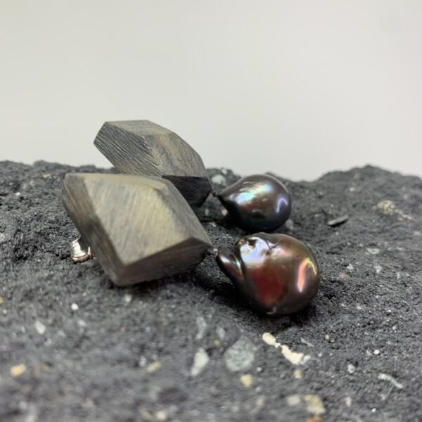 Black Pearl Earrings - Image 4