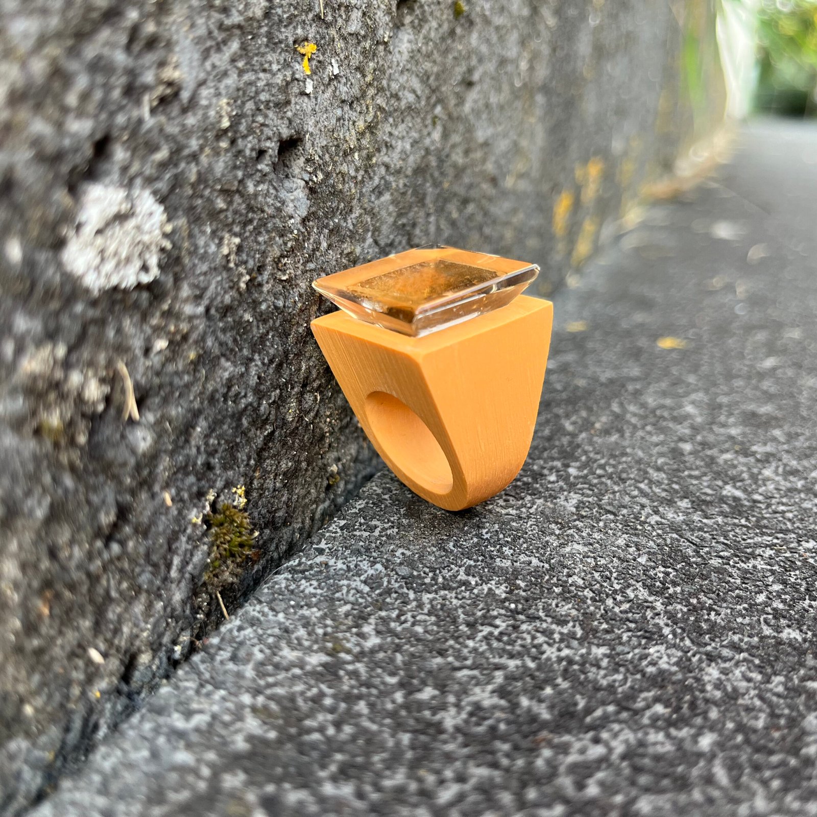 wearable art jewelry made in Amsterdam
