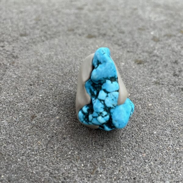 Wearable Sculptural Ring With Large Gemstone - Image 4