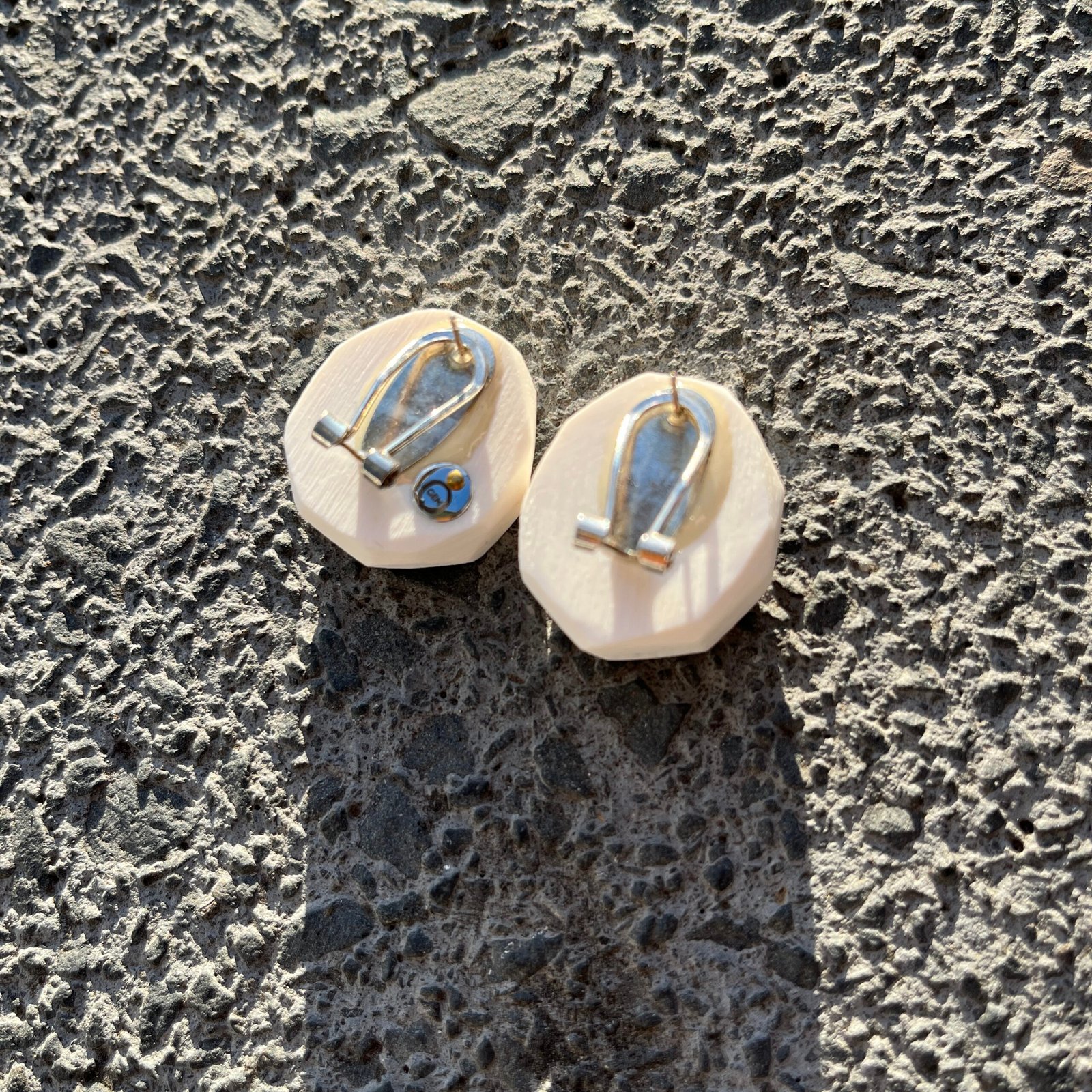 White Tabasco Geode Agate-Quartz Ceramic Stud Earrings - Image 3
